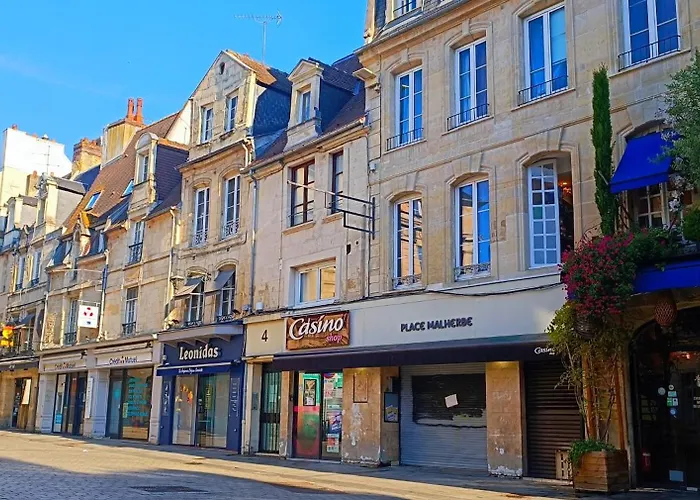 Daire Elegant En Hypercentre Dans Le Quartier Historique Anime Avec Parking Gratuit Caen